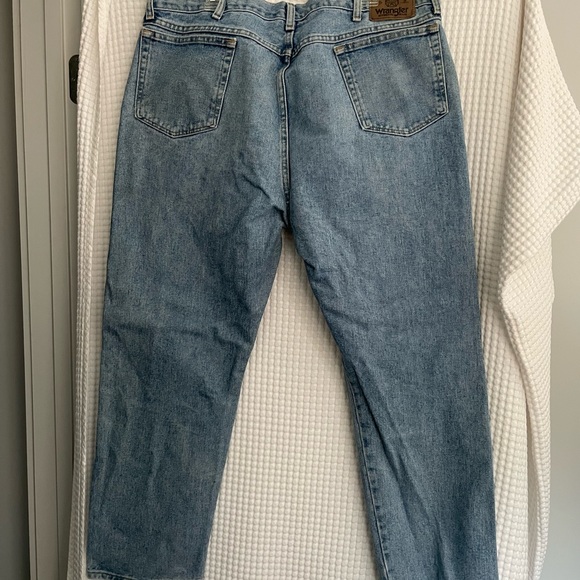WRANGLER Men’s jeans size 42 x 30. - Picture 2 of 3